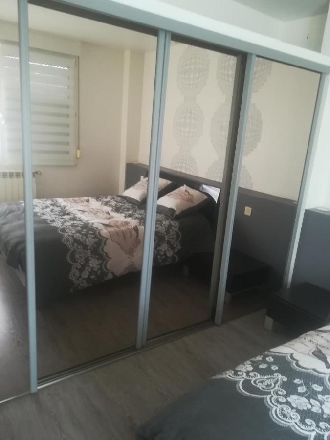 Logement De Plein Pied A Mirecourt Bagian luar foto